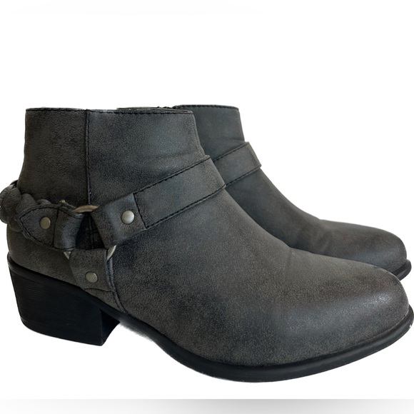 Bamboo Women's Gray Ankle Pointed Toe Boots Size 6 - Picture 3 of 10